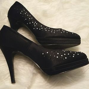 White House - Black Market - Size 8M shoes